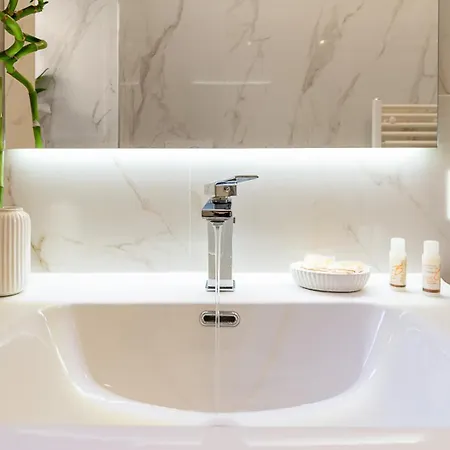 Aras Luxury Flat Řím